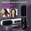 Brosse lissante électrique chauffante en céramique avec écran LCD et port USB-C, sans fil, portable, à ions négatifs et rechargeable.